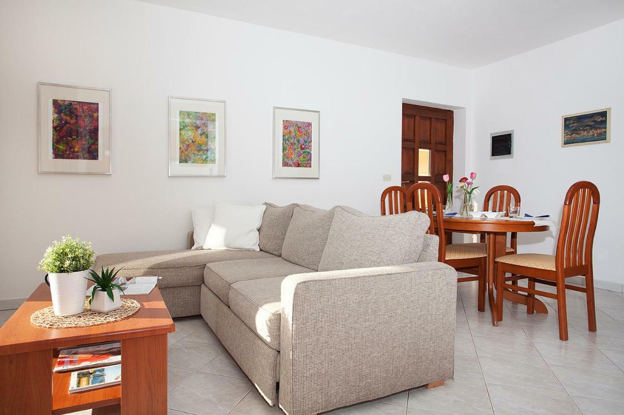 Apartments Agava Rabac Esterno foto